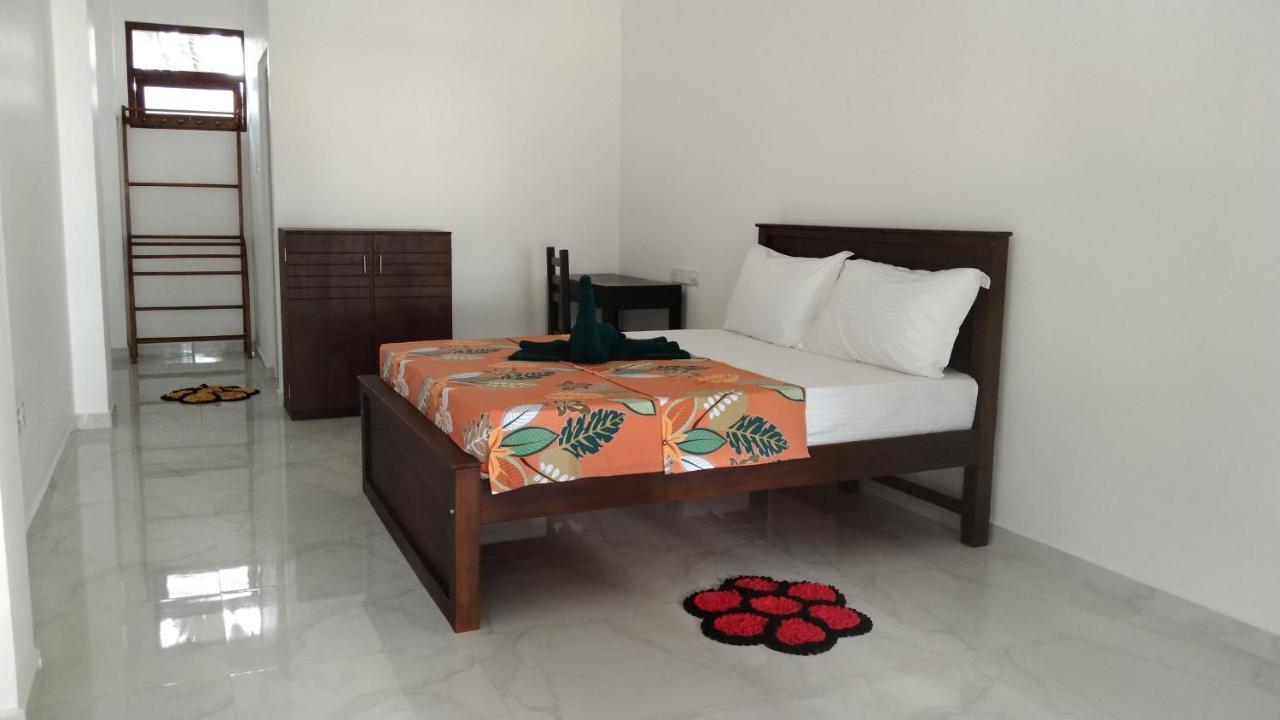 Relax Beach Resort Weligama Exterior foto