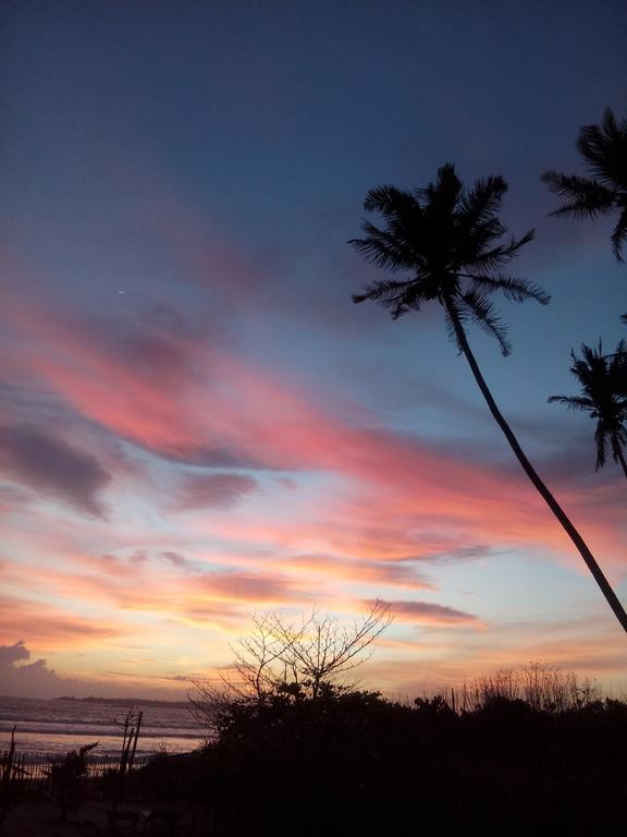 Relax Beach Resort Weligama Exterior foto